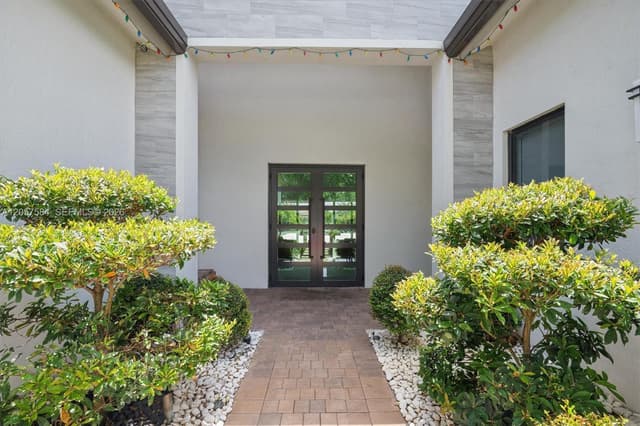 4850 SW 159th Ave, Southwest Ranches FL 33331 - Southwest Ranches, FL - Photo 7