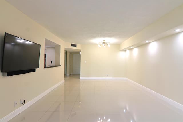 1900 Sabal Palm Drive # 106, Davie FL 33324 - Davie, FL - Photo 3