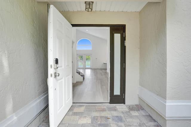 10729 EDINBURGH Street, Cooper City FL 33026 - Cooper City, FL - Photo 4