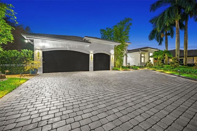 3829 Gulfstream Way, Davie FL 33328 - Davie, FL - Photo 2