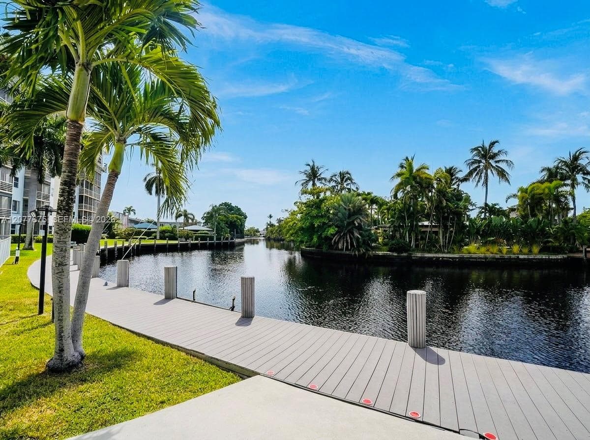 2970 NE 16th Ave # 214, Oakland Park FL 33334