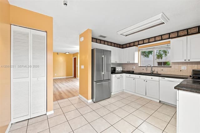 1533 W Harmony Lake Cir, Davie FL 33324 - Davie, FL - Photo 6