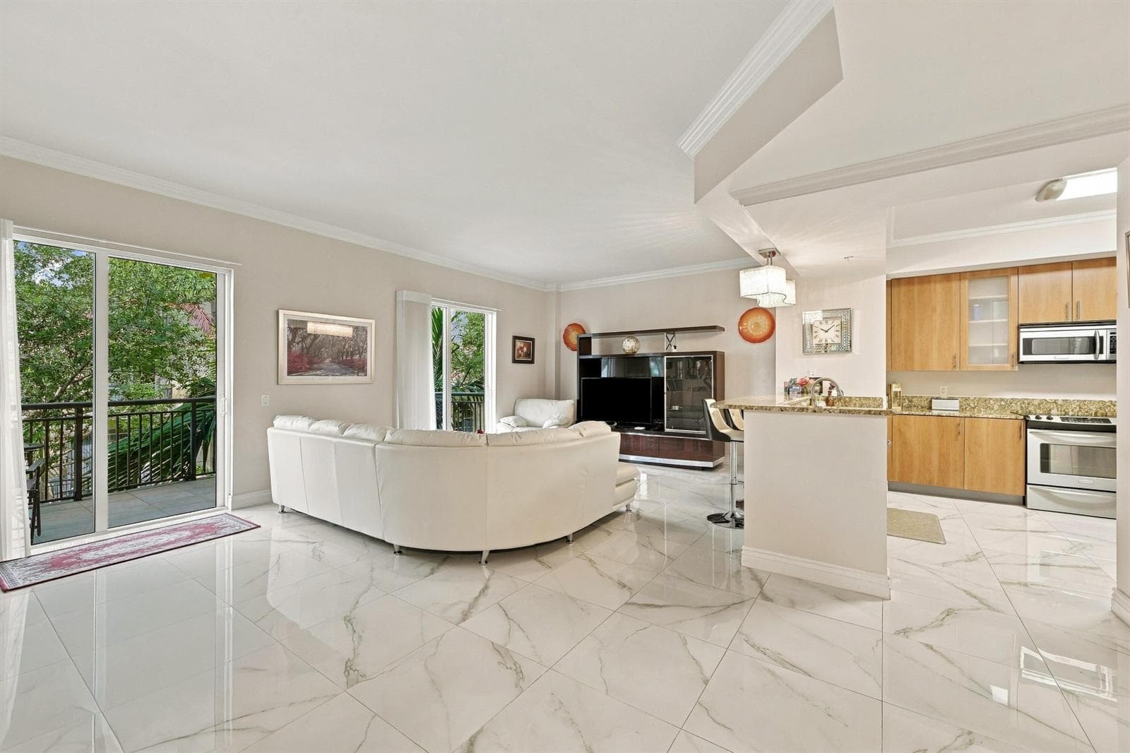2601 NE 14th Avenue # 306, Wilton Manors FL 33334 - Wilton Manors, FL - Photo 1